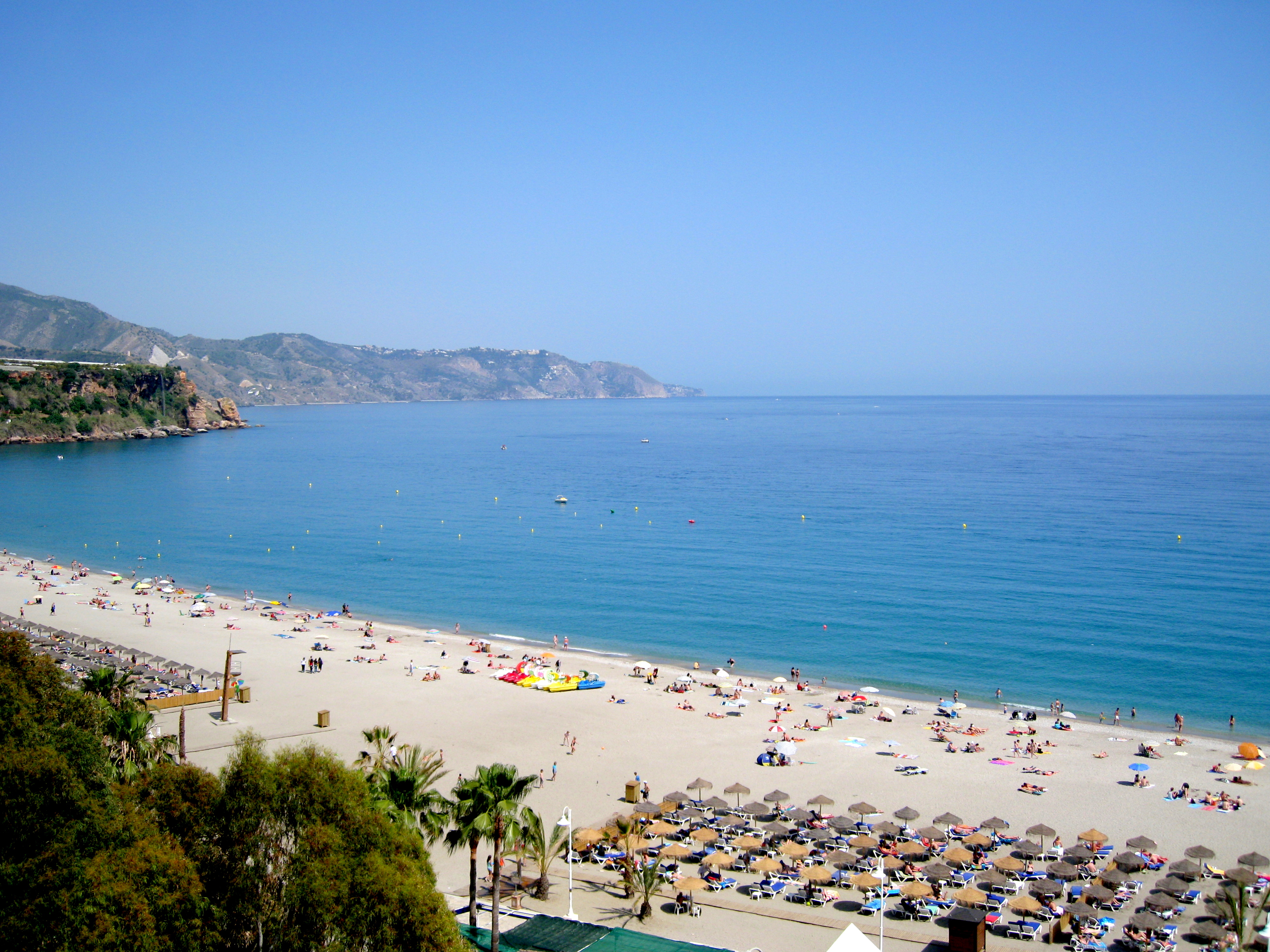 PLaya de Burriana - Hostal Azahara Nerja